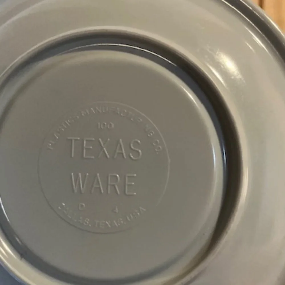 Vintage Texas Ware Melamine Coffee Cups & Saucers‎ Set of Four